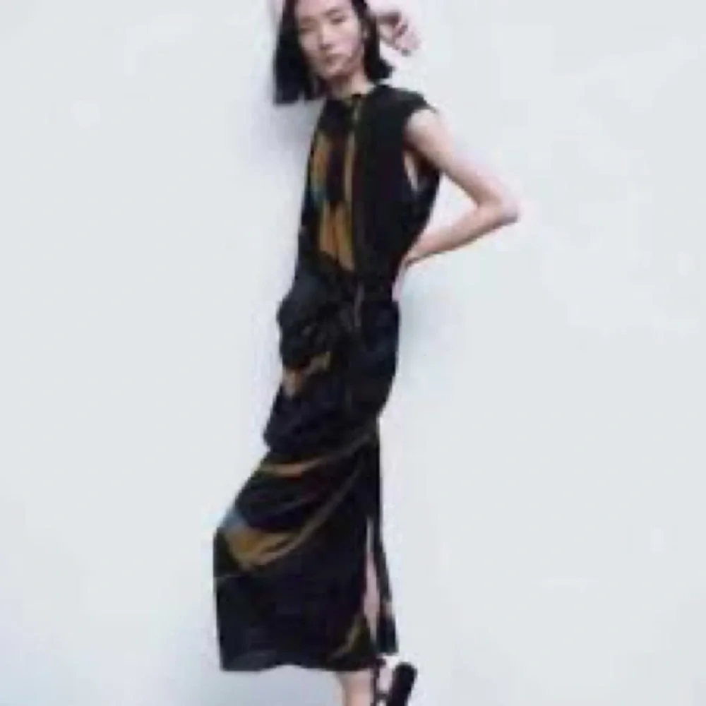 ZARA NWT DRAPED DRESS LIMITED EDITION - Picture 4 of 12